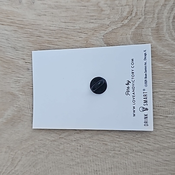 NWOT Jim Beam Collectors Pin - Picture 2 of 2